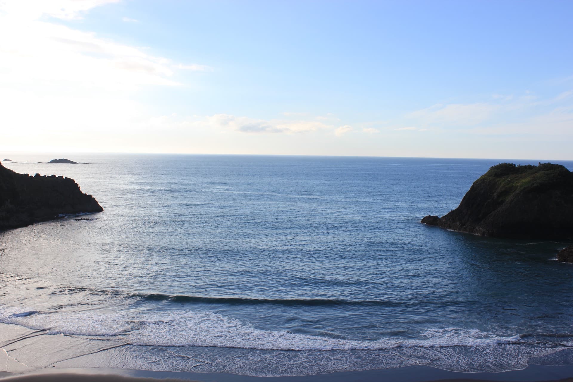 Sheltered bay along the Taranaki coastline