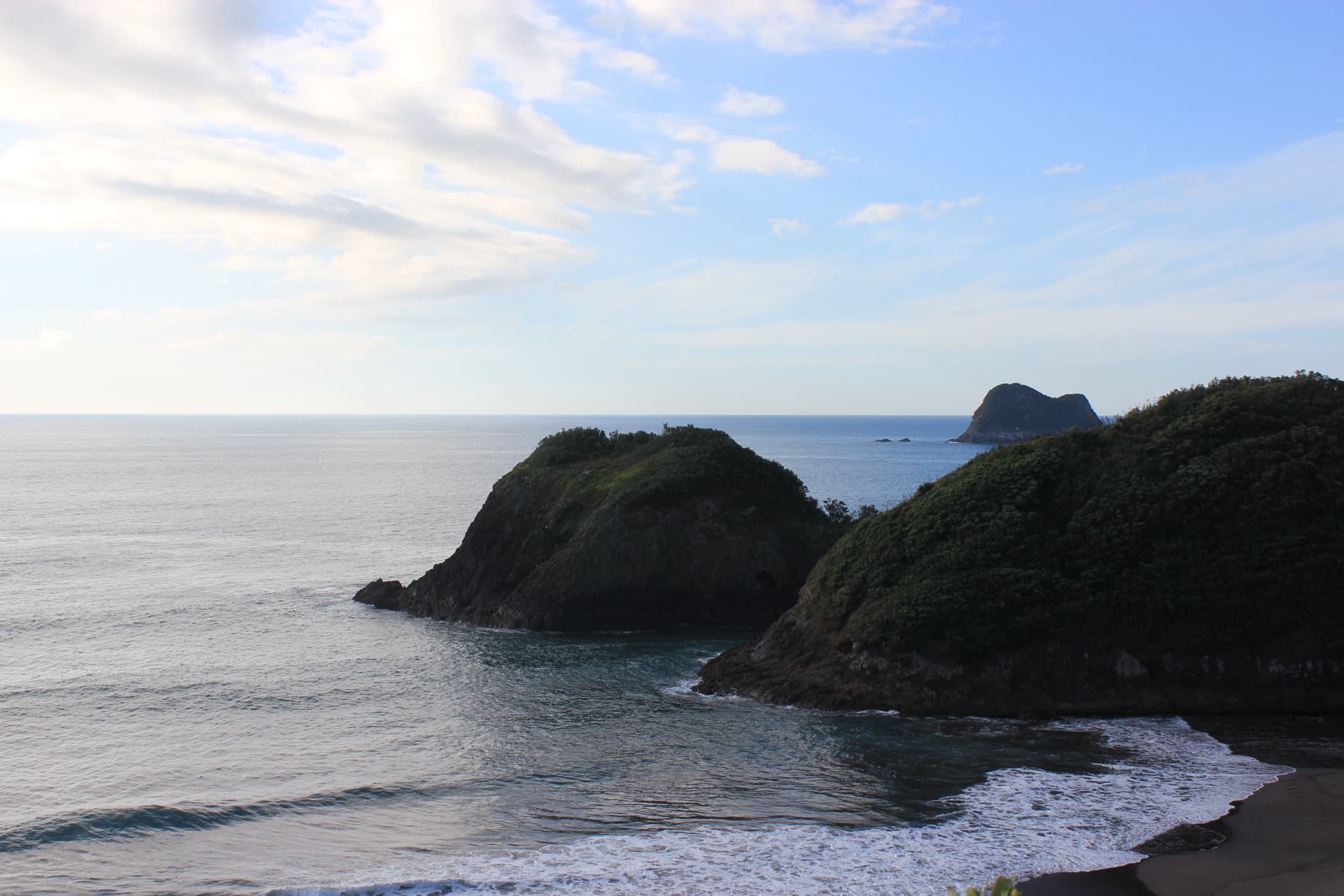 Coastal scenery on the Taranaki shoreline